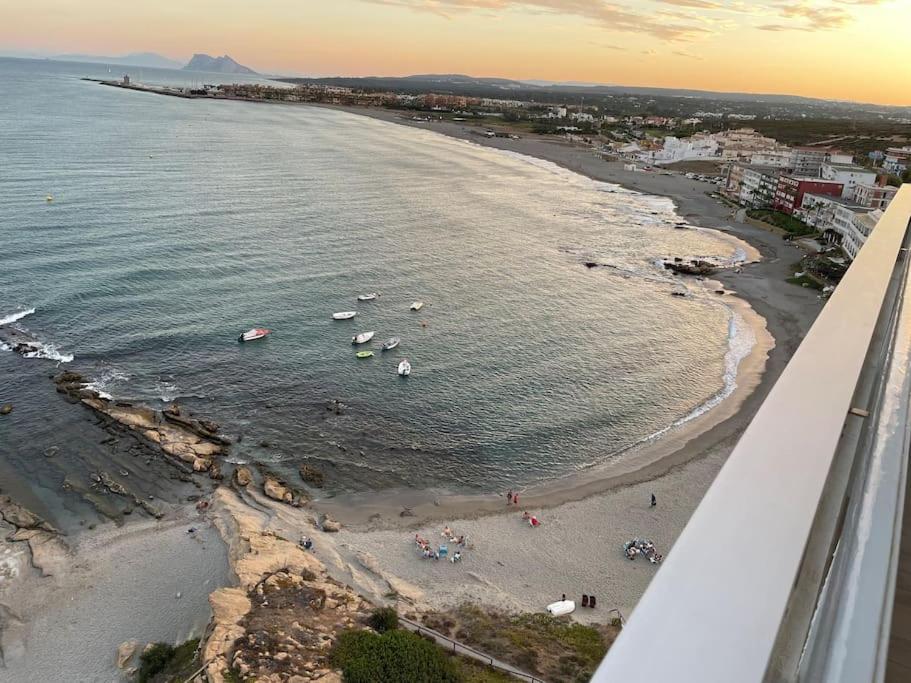 Maravilloso Apartamento En Primera Linea De Playa. Torreguadiaro Exterior photo